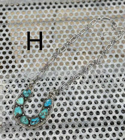 {Lucky} Kingman Horseshoe Necklace - Cowgirls & City Chics