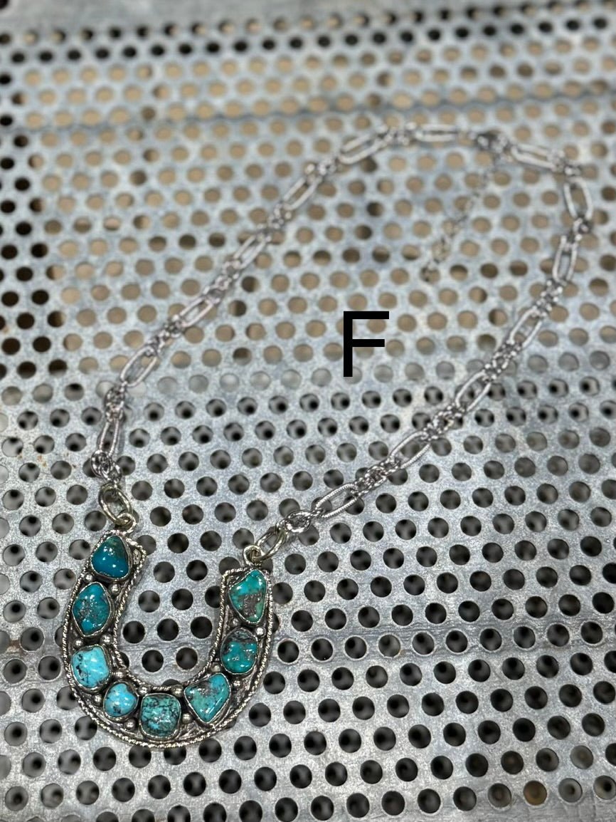 {Lucky} Kingman Horseshoe Necklace - Cowgirls & City Chics