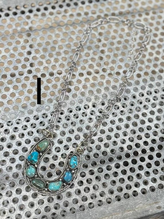 {Lucky} Kingman Horseshoe Necklace - Cowgirls & City Chics