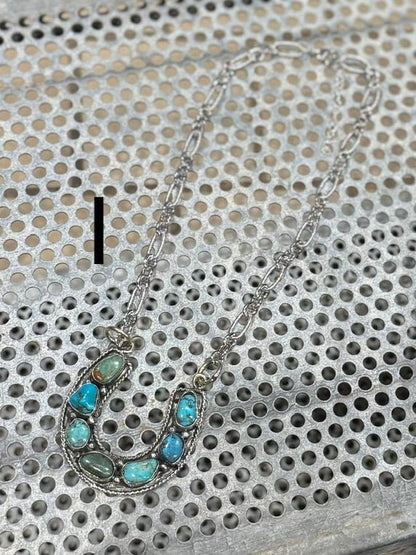 {Lucky} Kingman Horseshoe Necklace - Cowgirls & City Chics