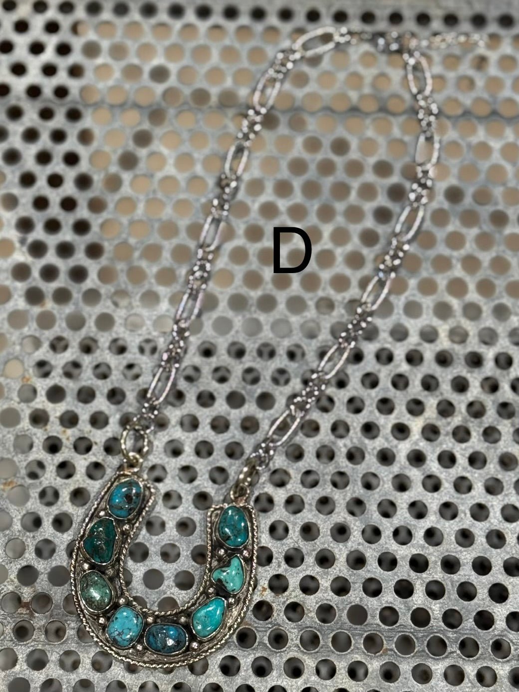 {Lucky} Kingman Horseshoe Necklace - Cowgirls & City Chics