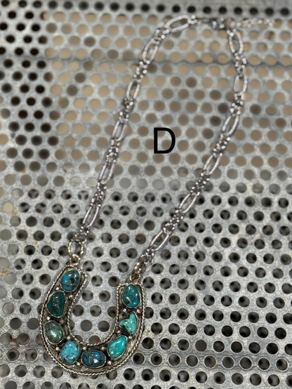 {Lucky} Kingman Horseshoe Necklace - Cowgirls & City Chics