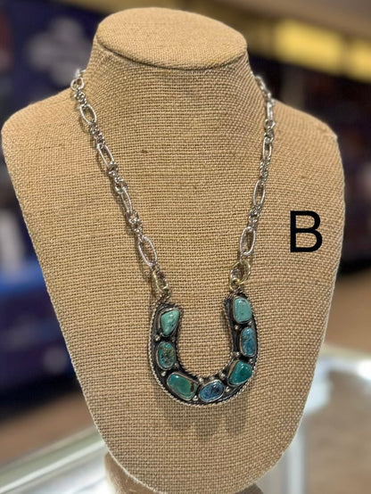 {Lucky} Kingman Horseshoe Necklace - Cowgirls & City Chics