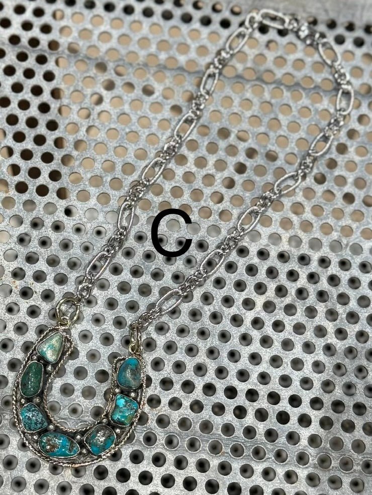 {Lucky} Kingman Horseshoe Necklace - Cowgirls & City Chics