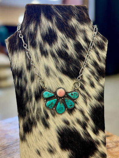 Pinck Conch & Kingman Side Cluster Necklace - Cowgirls & City Chics