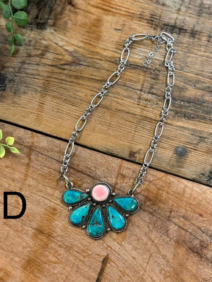Pinck Conch & Kingman Side Cluster Necklace - Cowgirls & City Chics
