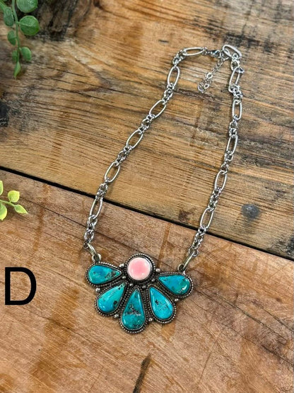 Pinck Conch & Kingman Side Cluster Necklace - Cowgirls & City Chics