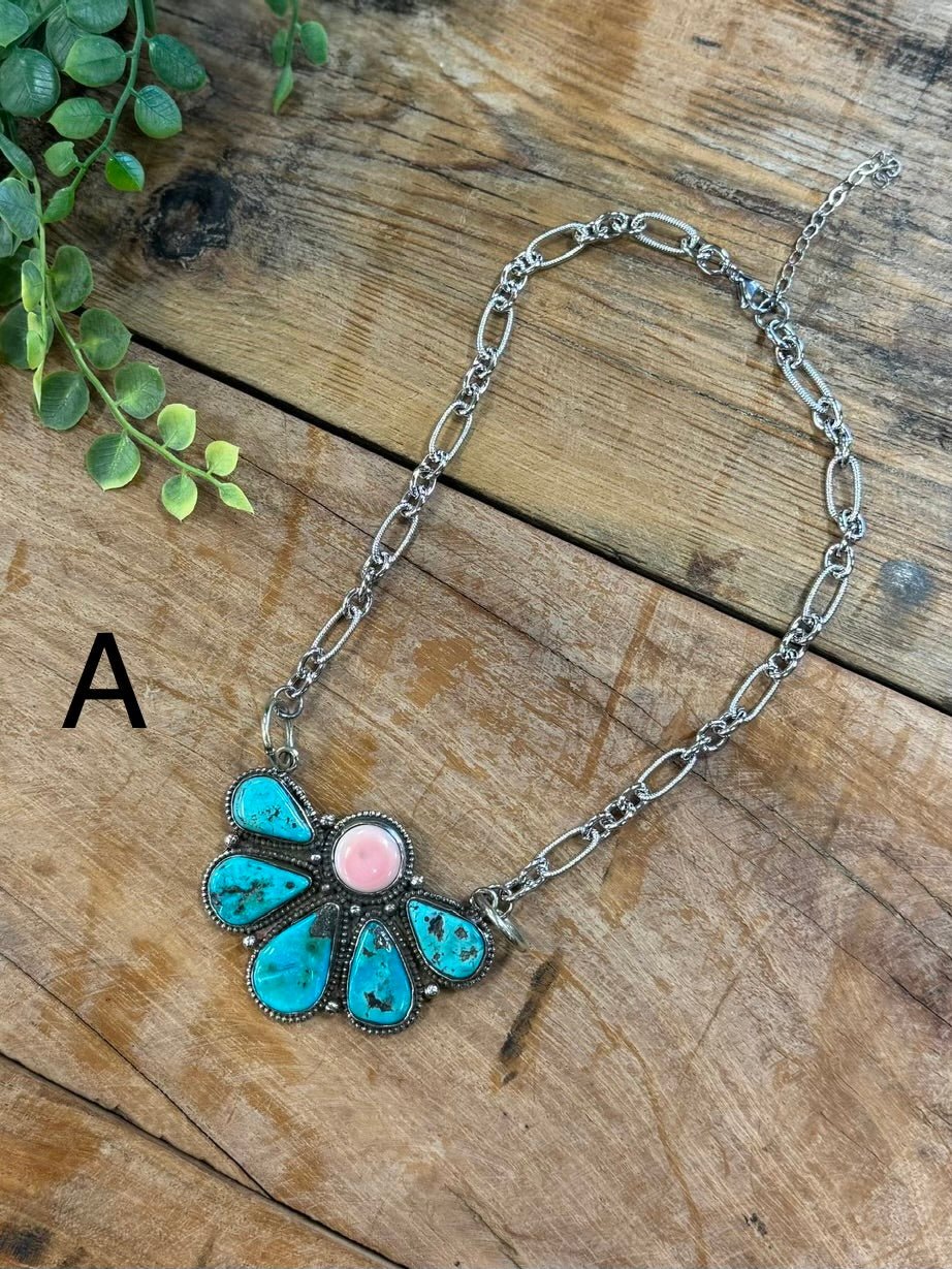 Pinck Conch & Kingman Side Cluster Necklace - Cowgirls & City Chics