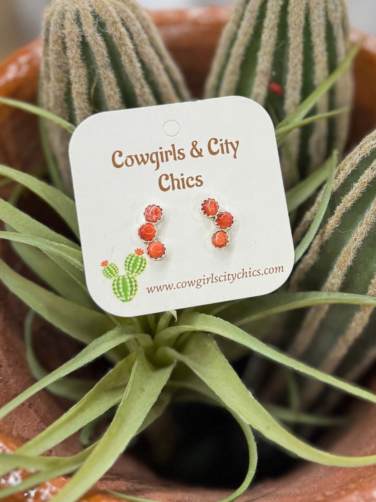 Small Curved Red Spiny Oyster Earrings - Cowgirls & City Chics