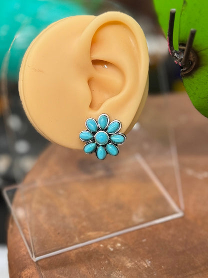 {Tiff} TQ Cluster Stud Earrings - Cowgirls & City Chics