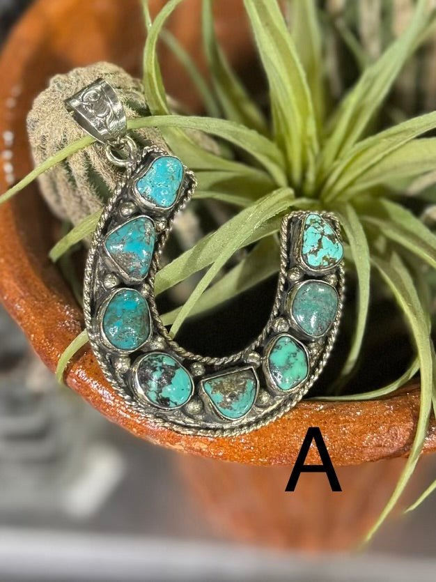 Turquoise Horseshoe Pendent - Cowgirls & City Chics