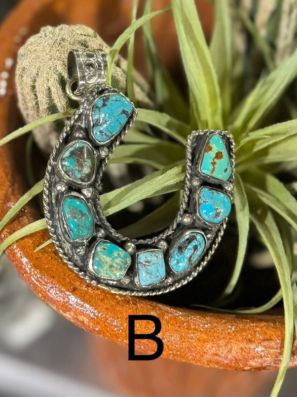 Turquoise Horseshoe Pendent - Cowgirls & City Chics