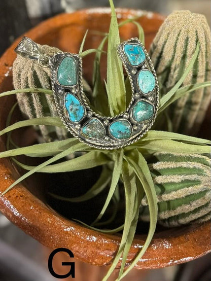 Turquoise Horseshoe Pendent - Cowgirls & City Chics