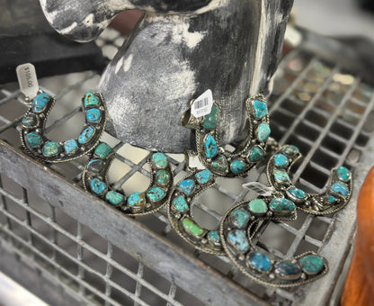 Turquoise Horseshoe Pendent - Cowgirls & City Chics