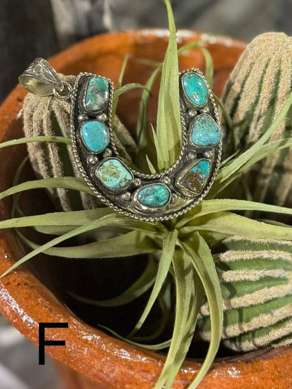 Turquoise Horseshoe Pendent - Cowgirls & City Chics