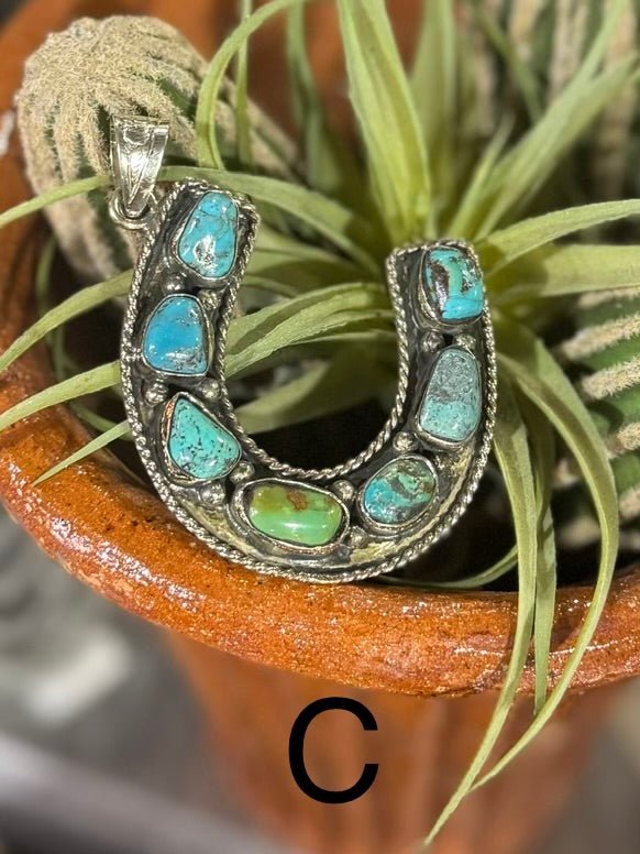 Turquoise Horseshoe Pendent - Cowgirls & City Chics